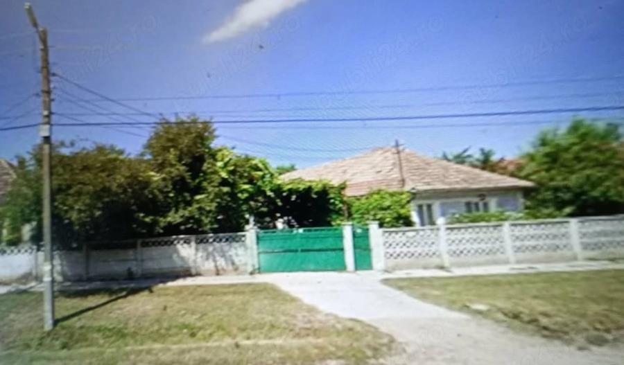 Casă cu 3 camere cu Teren 3700 Mp în Șimian