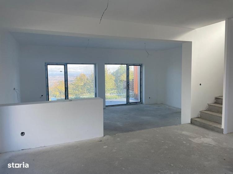 Casă cu 4 camere în Feleacu