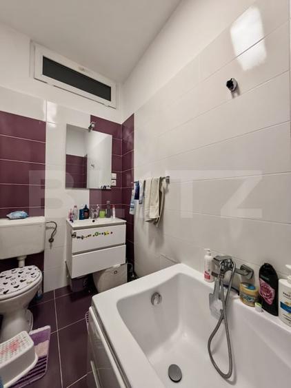 Apartament cu 3 camere semidecomandat, mobilat în P-ța Maria