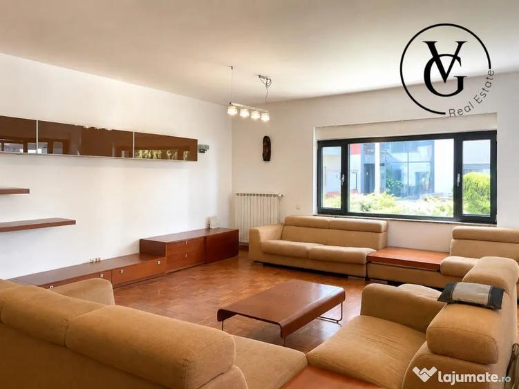Apartament cu 4 camere decomandat în Central