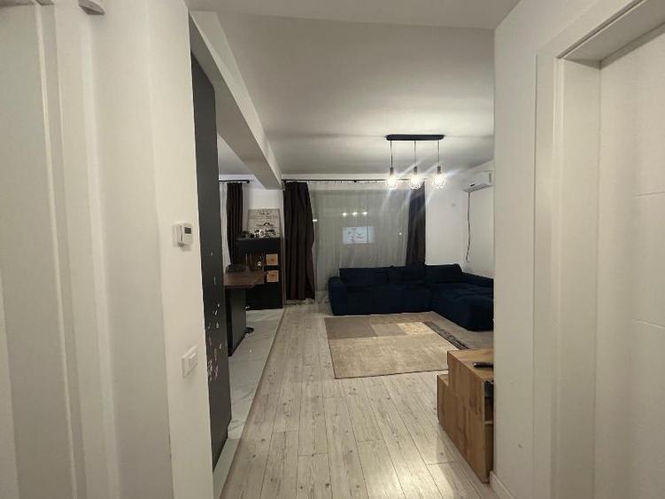 Casă cu 5 camere cu Teren 218 Mp în Prelungirea Ghencea