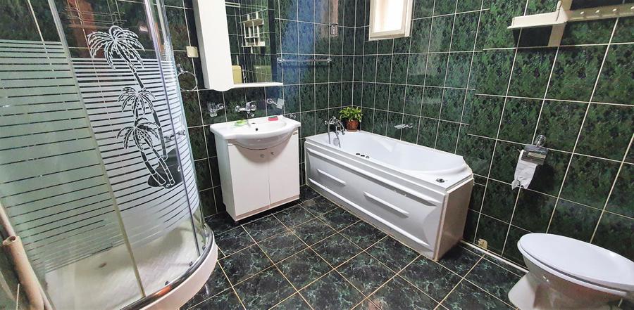 Casă cu 4 camere cu Canalizare în Mărăști