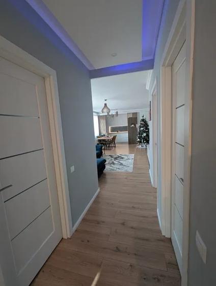 Apartament cu 3 camere semidecomandat, mobilat în Florești — fotografia 2