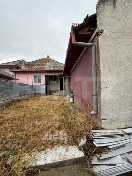 Casă individuală cu 2 camere cu Teren 267 Mp în Vest