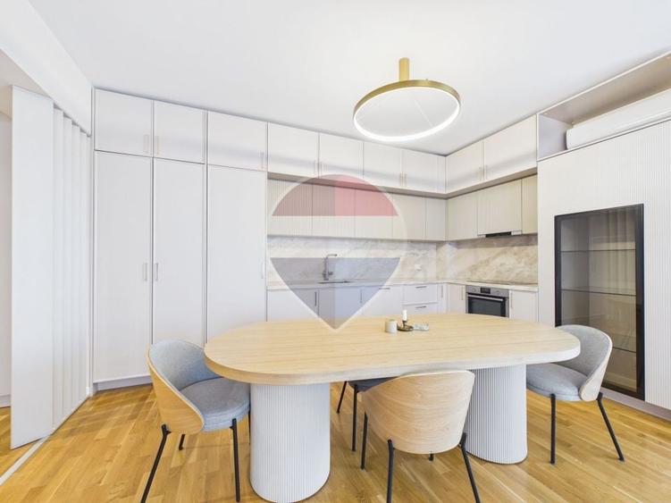 Apartament cu 4 camere decomandat, mobilat în Agronomie