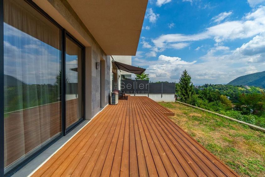 Apartament cu 3 camere decomandat, mobilat în Drumul Poienii
