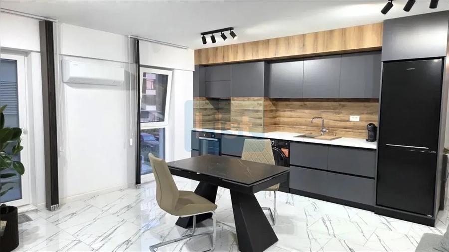 Apartament cu 2 camere decomandat în Universitate