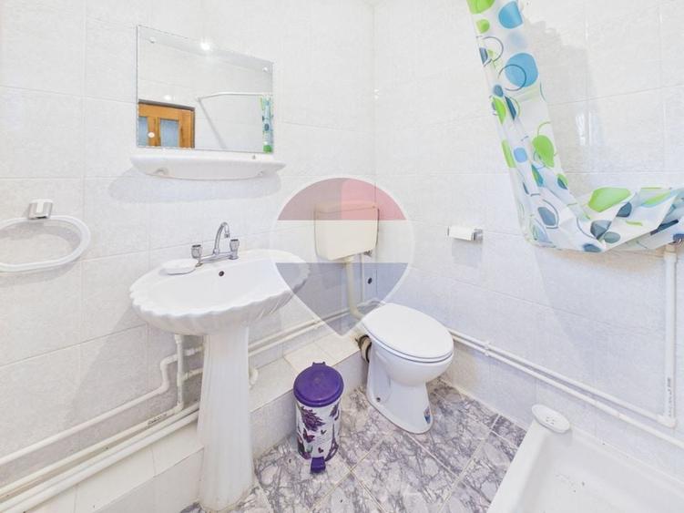 Casă individuală cu 6 camere cu Teren 2208.6398925781 Mp în Breaza de Jos