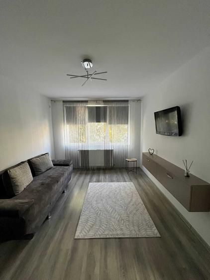 Apartament cu 2 camere semidecomandat în Hipodrom