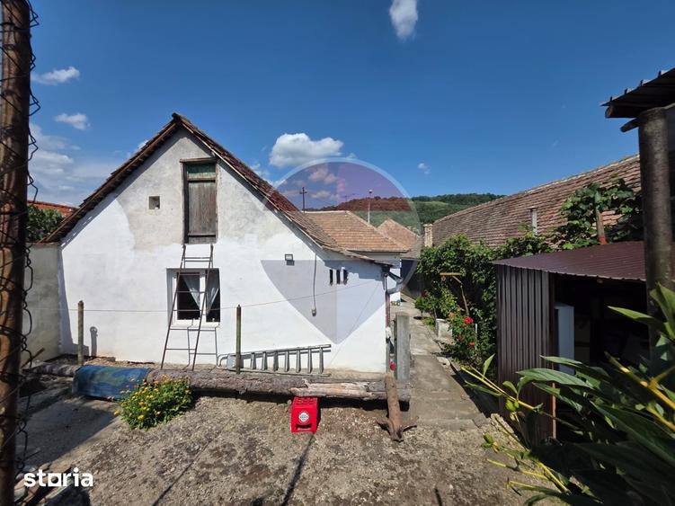 Casa cu priveli?te frumoasa ?i curte proprie-strada Anton Pann Medias - 16