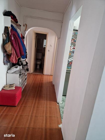 Apartament cu 4 camere decomandat în Ostroveni