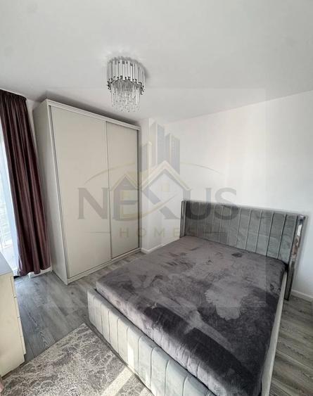 Apartament cu 3 camere semidecomandat, mobilat în Sud