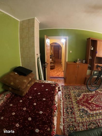 Apartament cu 4 camere decomandat în Central
