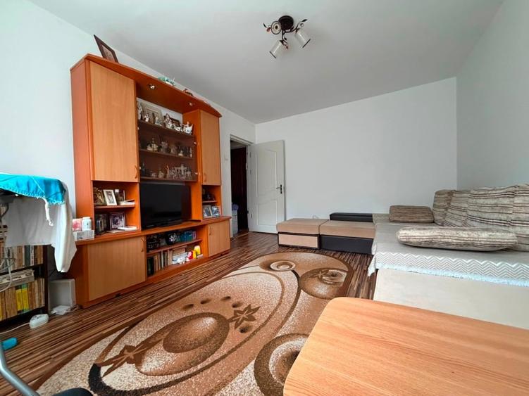 Apartament cu 3 camere decomandat în Inel II