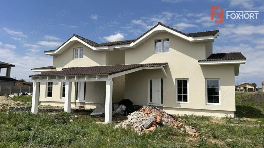 Casă cu 4 camere cu Teren 372 Mp în Sânandrei