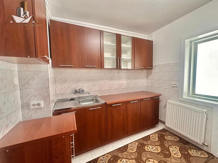 Apartament cu 2 camere decomandat în Soarelui