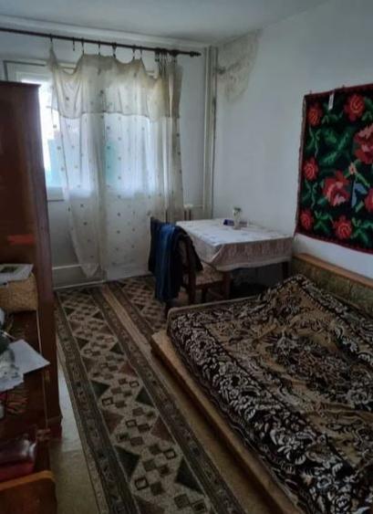 Apartament cu 4 camere decomandat în Lacul Tei