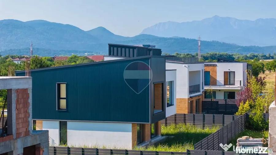 Casă cu 4 camere cu Teren 538 Mp în IAR