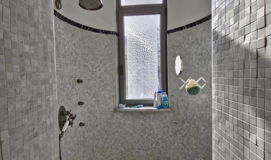 Casă cu 16 camere cu Teren 685 Mp în Rosetti