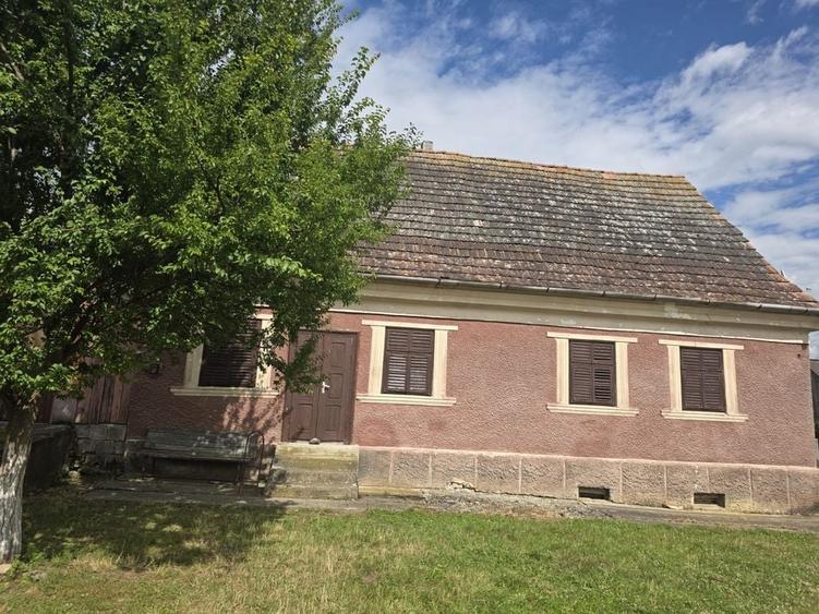 Casă cu 3 camere în Monariu
