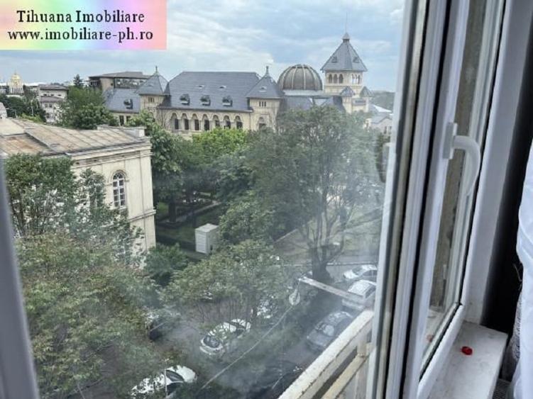 Apartament cu 2 camere semidecomandat, mobilat în Ultracentral