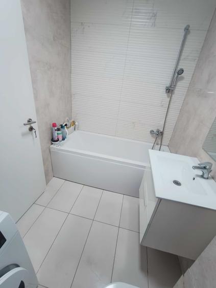 Apartament cu 2 camere decomandat în Păcii