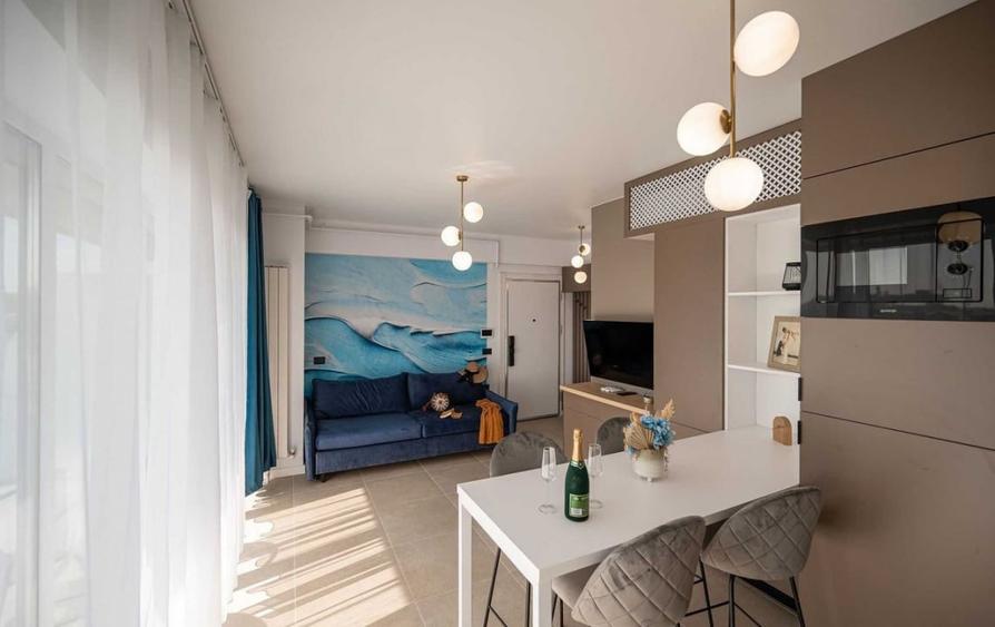 Apartament cu 2 camere semidecomandat, mobilat în Central