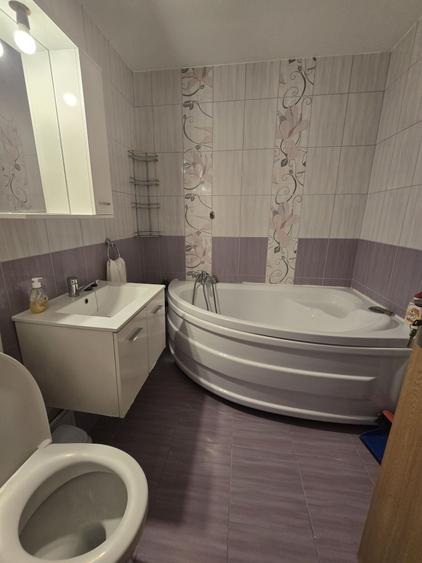 Apartament cu 2 camere decomandat în Runcu