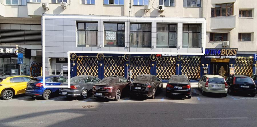 Spațiu comercial, de 339.36999511719 mp, în P-ța Romană