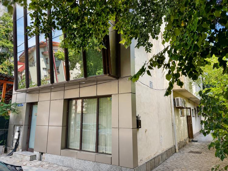 Birou, de 139 mp, în Tei