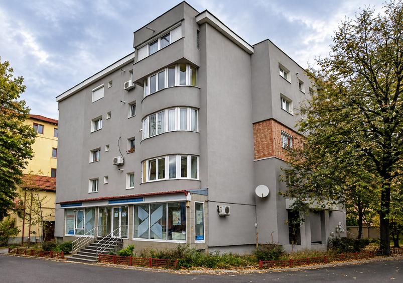 Apartament cu 2 camere decomandat, mobilat în Centrul Civic