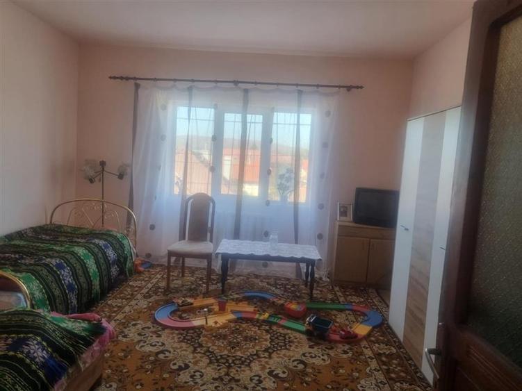 Casă individuală cu 4 camere cu Canalizare în Central