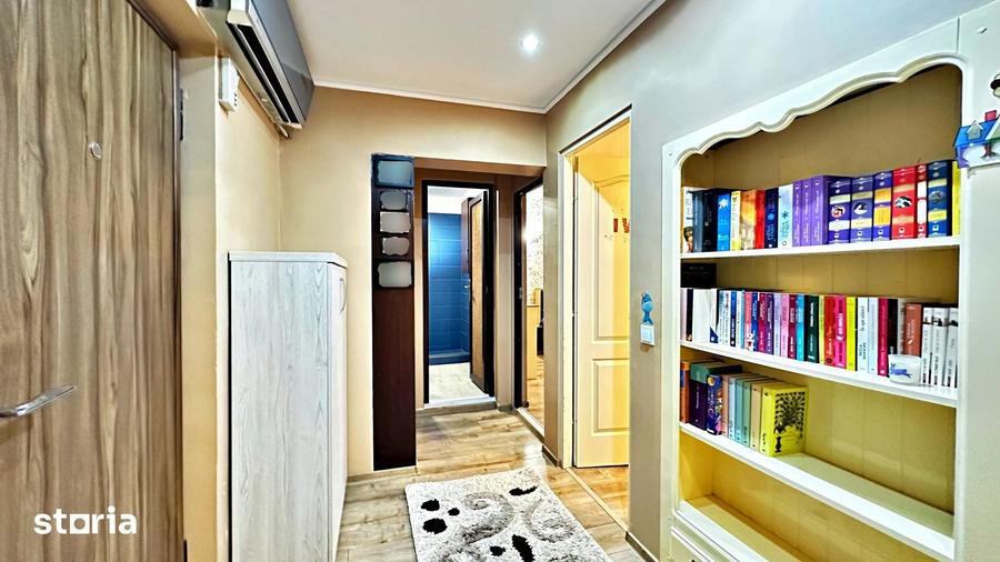 Apartament cu 3 camere decomandat în Far
