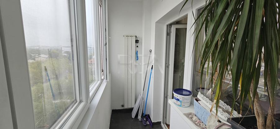 Apartament cu 3 camere decomandat, mobilat în Decebal