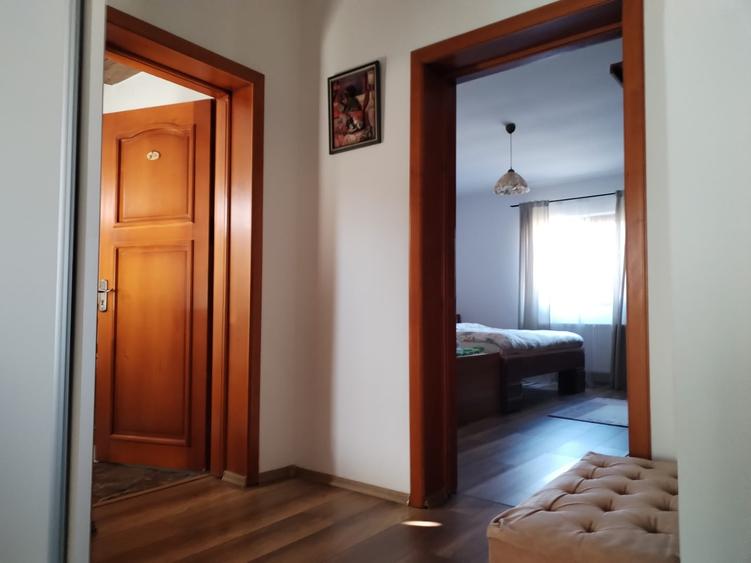 Duplex cu 5 camere cu Teren 1000 Mp în Nord-Est