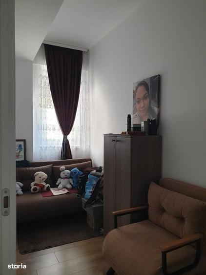 Apartament cu 3 camere în Calea Moldovei