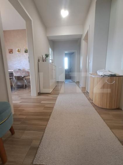 Apartament cu 3 camere decomandat, mobilat în Tractorul
