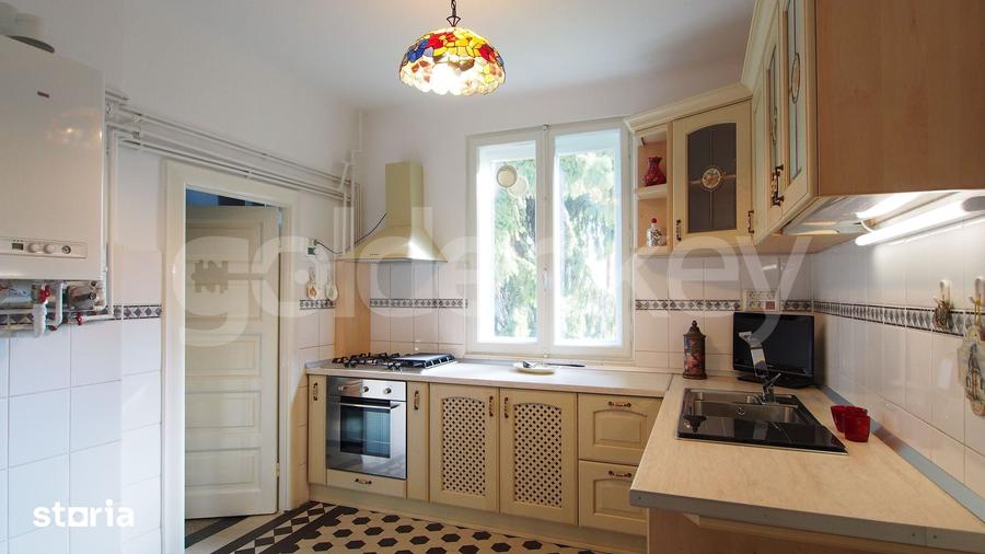 Apartament cu 5 camere in vila, vedere frumoasa - 2