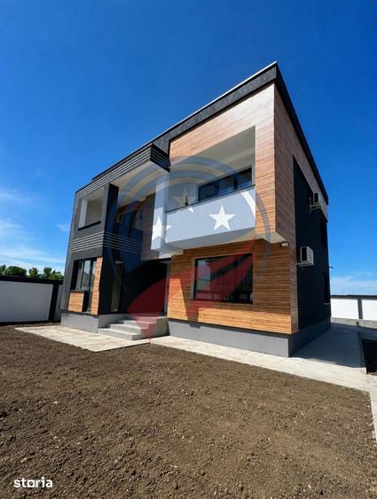 Casă cu 5 camere cu Teren 475 Mp în Podari