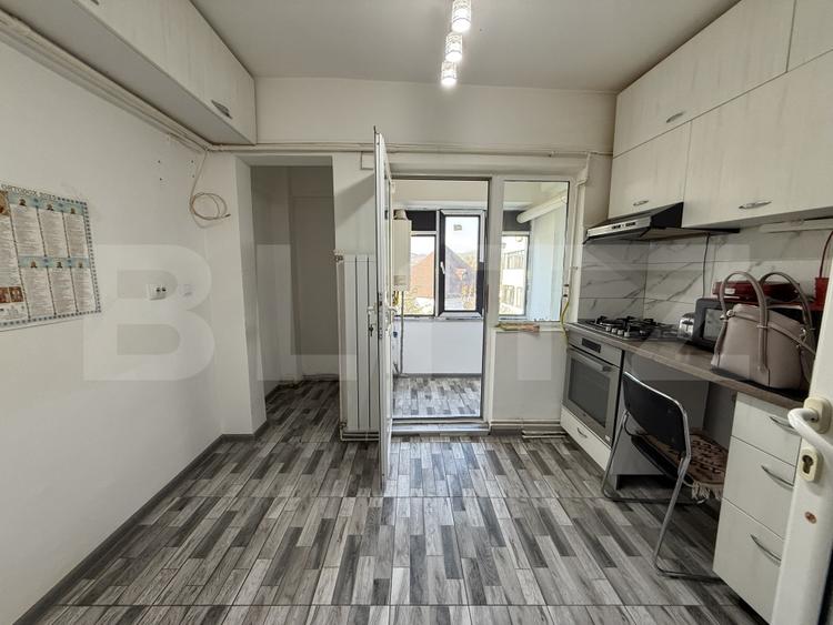 Apartament cu 2 camere decomandat, mobilat în Moreni