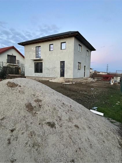 Casă cu Teren 525 Mp în Domnești