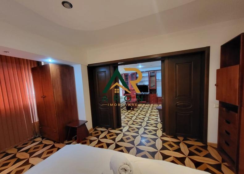 Apartament cu 3 camere semidecomandat, mobilat în P-ța Muncii