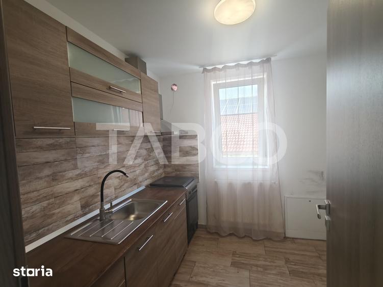 Casă cu 6 camere cu Teren 281 Mp în Tineretului