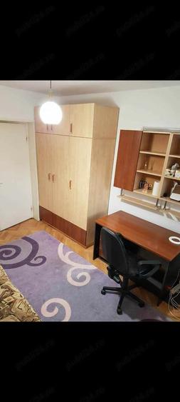 Apartament cu 3 camere decomandat în Cornișa