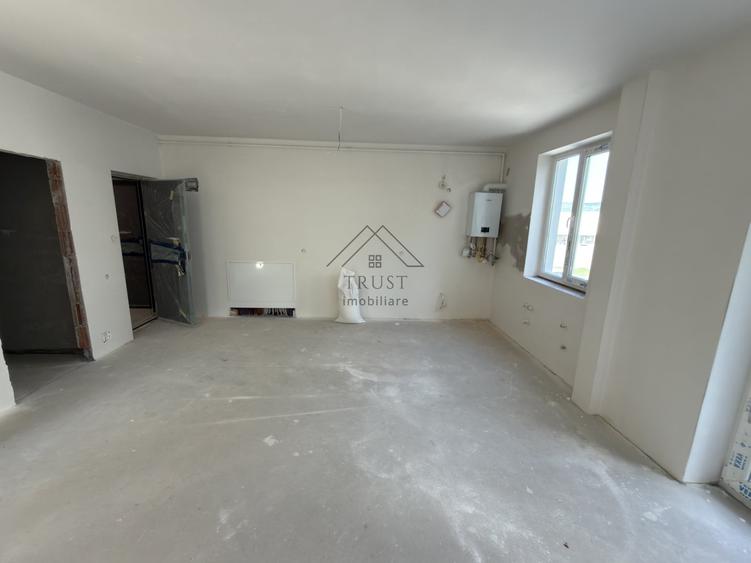 Apartament cu 2 camere semidecomandat în Florești
