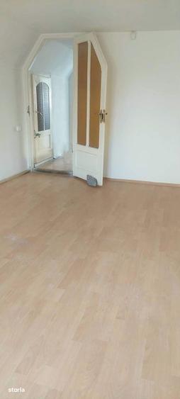 Casă cu 4 camere cu Teren 170 Mp în Central