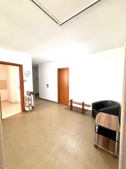 Apartament cu 3 camere decomandat în Valea Moșneagului