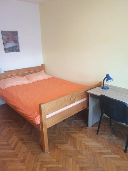 Casă cu 4 camere decomandat cu Teren 150 Mp în Zorilor