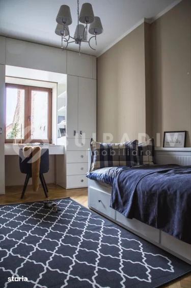Apartament cu 3 camere semidecomandat în Central