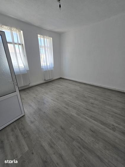 Fratelia- casa individuala renovata- 1439 mp teren - 1
